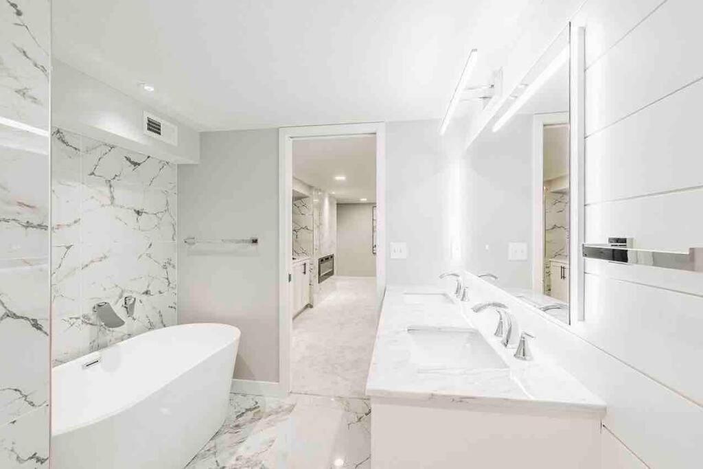 Beautiful Luxury Home Freshly Renovated With Big Yard, Seating & Grill Pad Cottage Grove Dış mekan fotoğraf