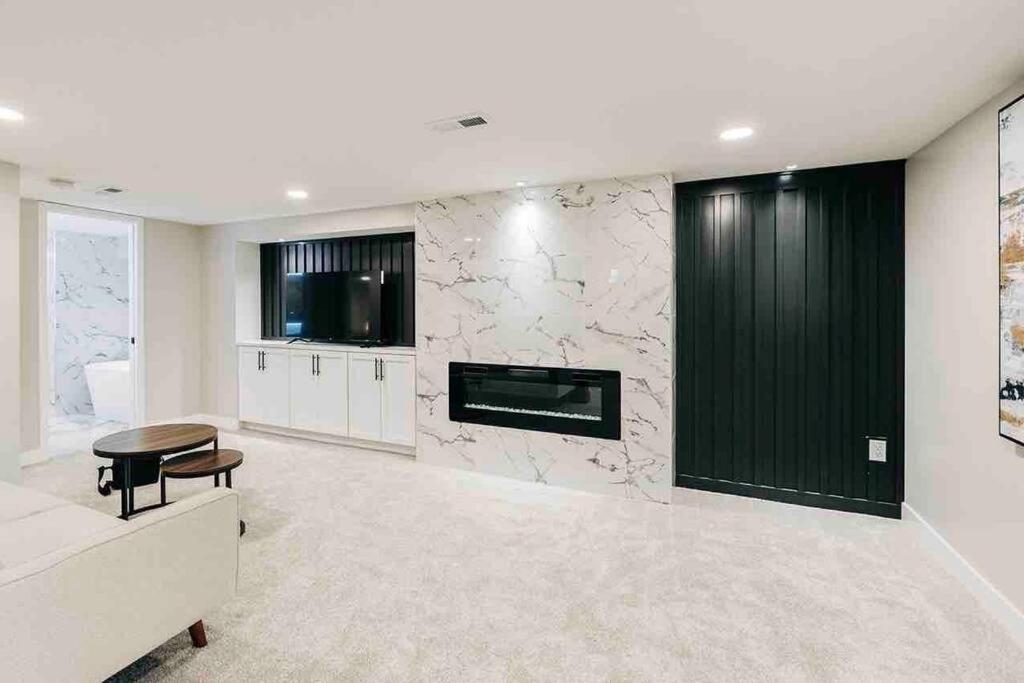Beautiful Luxury Home Freshly Renovated With Big Yard, Seating & Grill Pad Cottage Grove Dış mekan fotoğraf