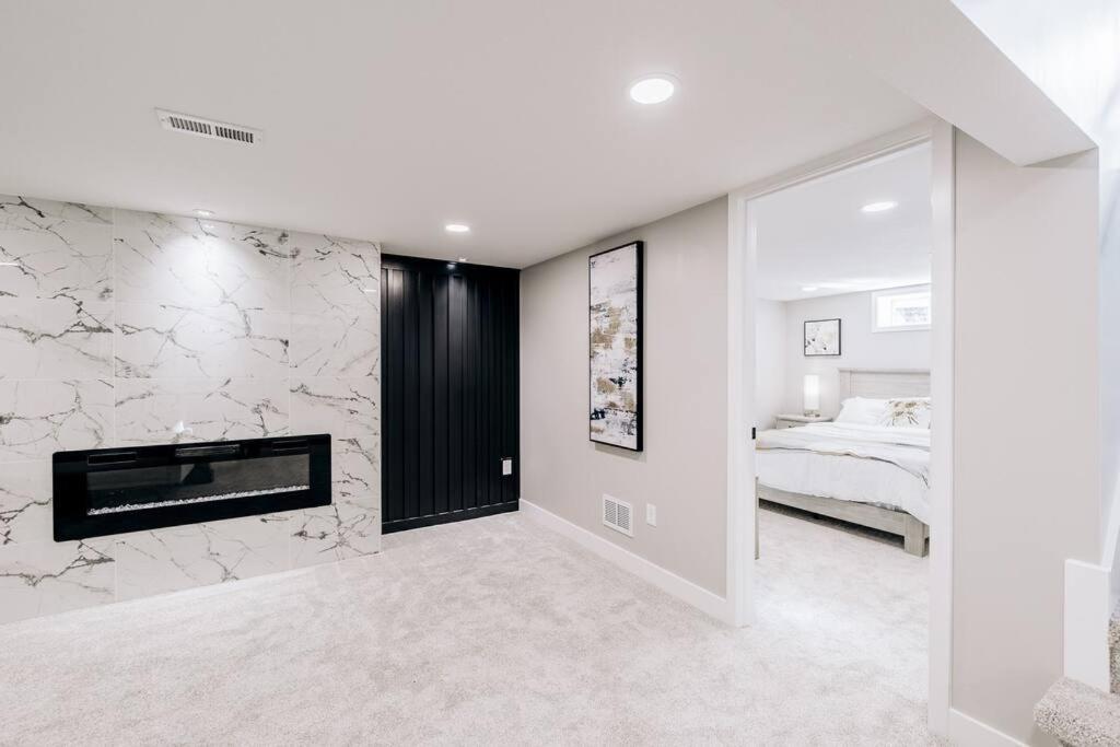 Beautiful Luxury Home Freshly Renovated With Big Yard, Seating & Grill Pad Cottage Grove Dış mekan fotoğraf