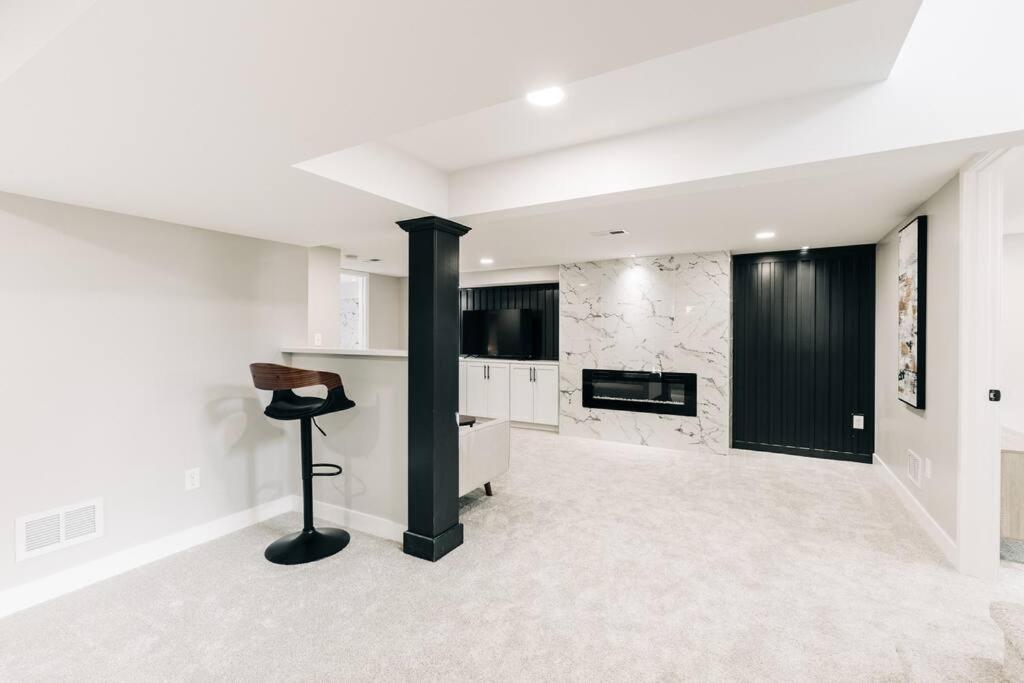 Beautiful Luxury Home Freshly Renovated With Big Yard, Seating & Grill Pad Cottage Grove Dış mekan fotoğraf